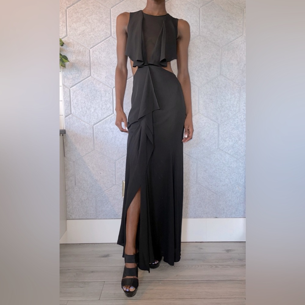 BCBG MAXAZRIA BLACK Sleeveless, open back GOWN. Size 2. UNWORN but tags not on.